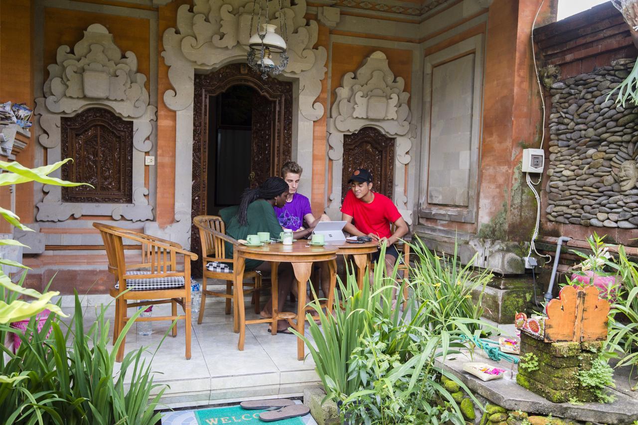 Tunjung Guest House Ubud  Exterior photo
